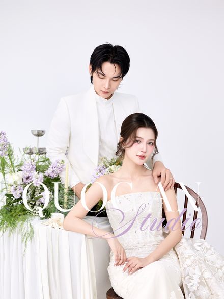 Album Bàn tiệc phông vô cực